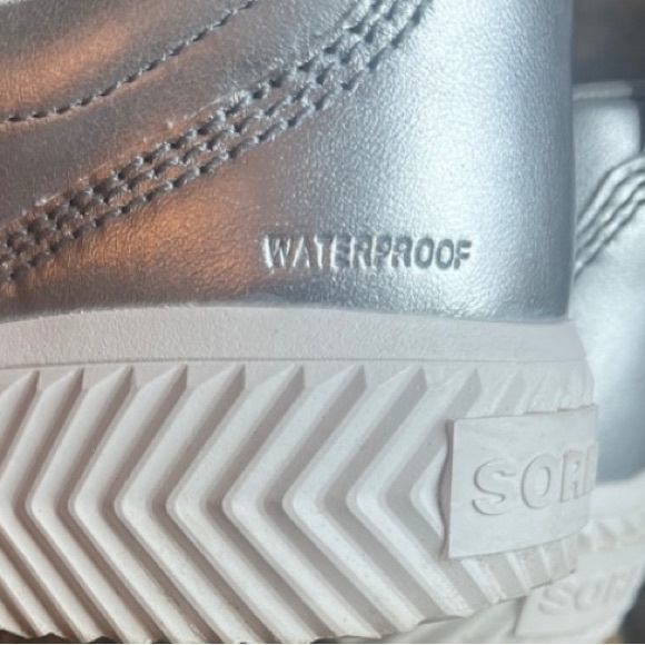 Sorel Ona Ave Low Sneaker Waterproof- Pure Silver Sea Salt - Picture 10 of 10